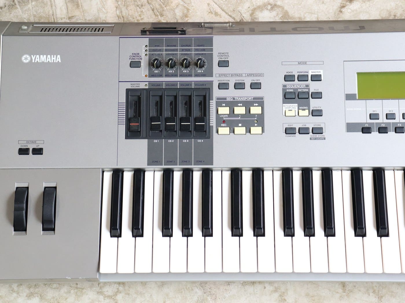 【中古・ジャンク】YAMAHA MOTIF6 シンセサイザー - 画像 (3)