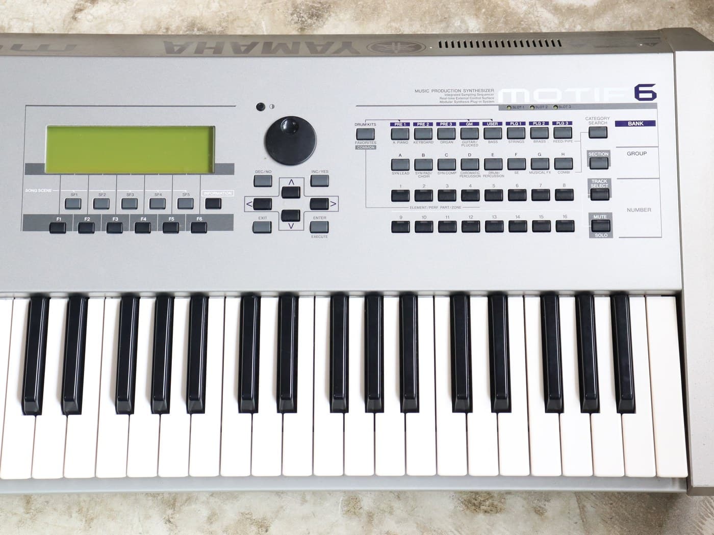 【中古・ジャンク】YAMAHA MOTIF6 シンセサイザー - 画像 (4)