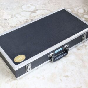 【中古・現状渡し】BOSS エフェクターケース 内寸:幅57.5cm、奥行28cm、高さ5cm