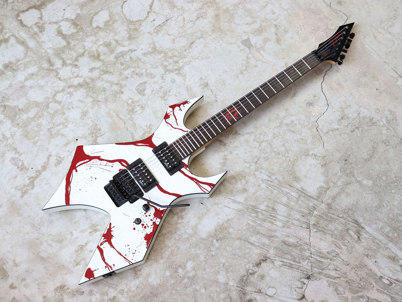 【中古】B.C.Rich JJSW2 Joey Jordison Warlock II White w/ Blood Splatter