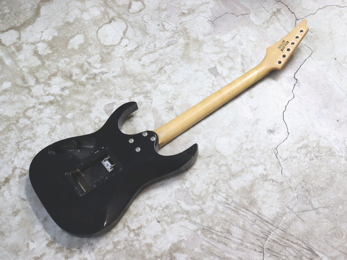 【中古・ジャンク】Ibanez GIOシリーズ GRG170DX ストラトタイプ ボディとネックのみ - 画像 (3)
