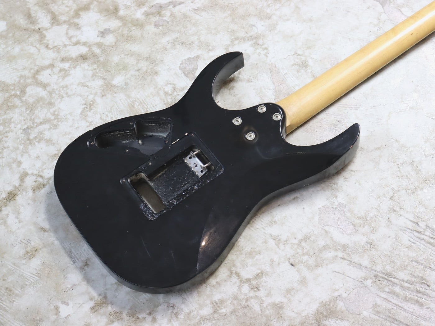 【中古・ジャンク】Ibanez GIOシリーズ GRG170DX ストラトタイプ ボディとネックのみ - 画像 (4)