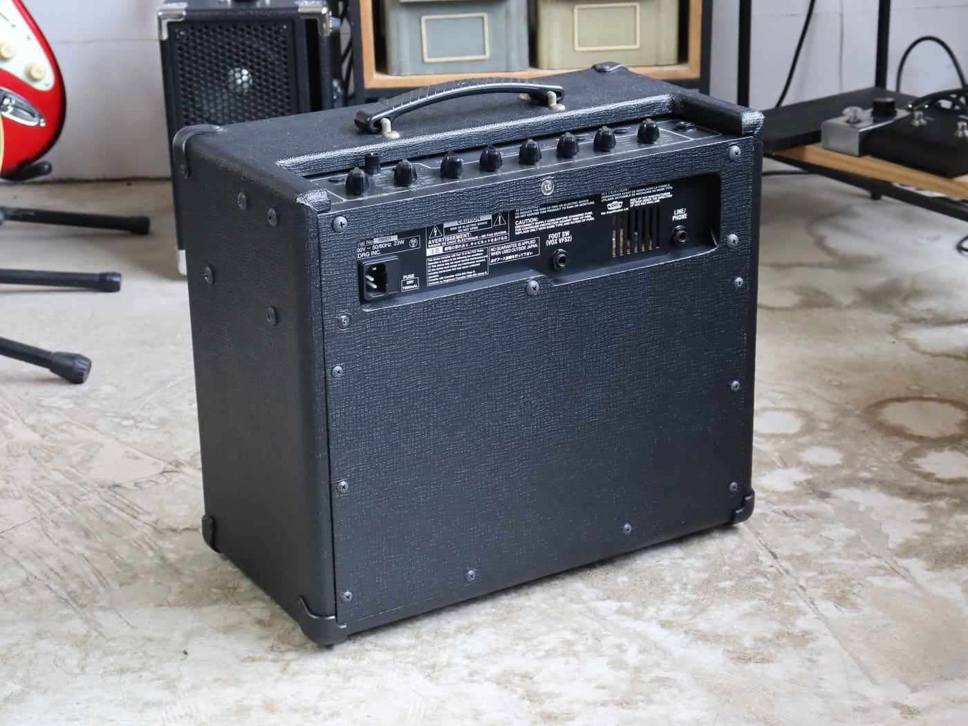 【中古・ジャンク】VOX AD15VT ギターコンボアンプ - 画像 (2)