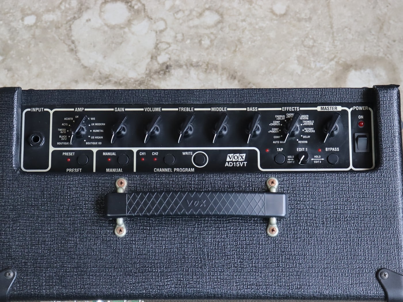 【中古・ジャンク】VOX AD15VT ギターコンボアンプ - 画像 (3)