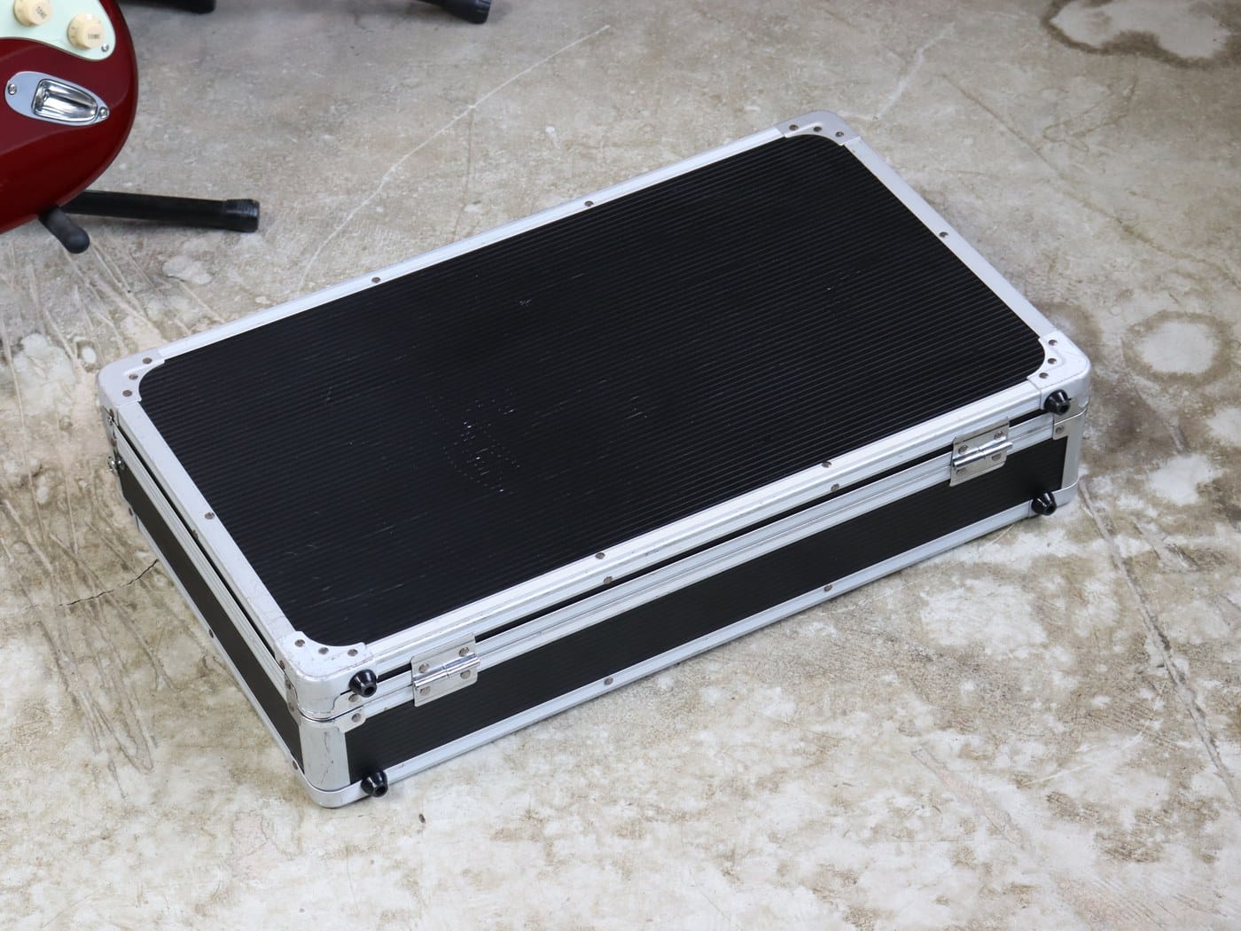【中古】CNB エフェクターケース 外寸:幅57cm 奥行34cm 高さ11.5cm - 画像 (2)