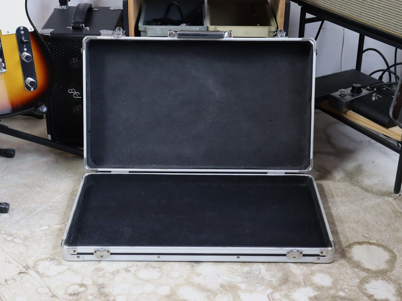 【中古】CNB エフェクターケース 外寸:幅57cm 奥行34cm 高さ11.5cm - 画像 (3)