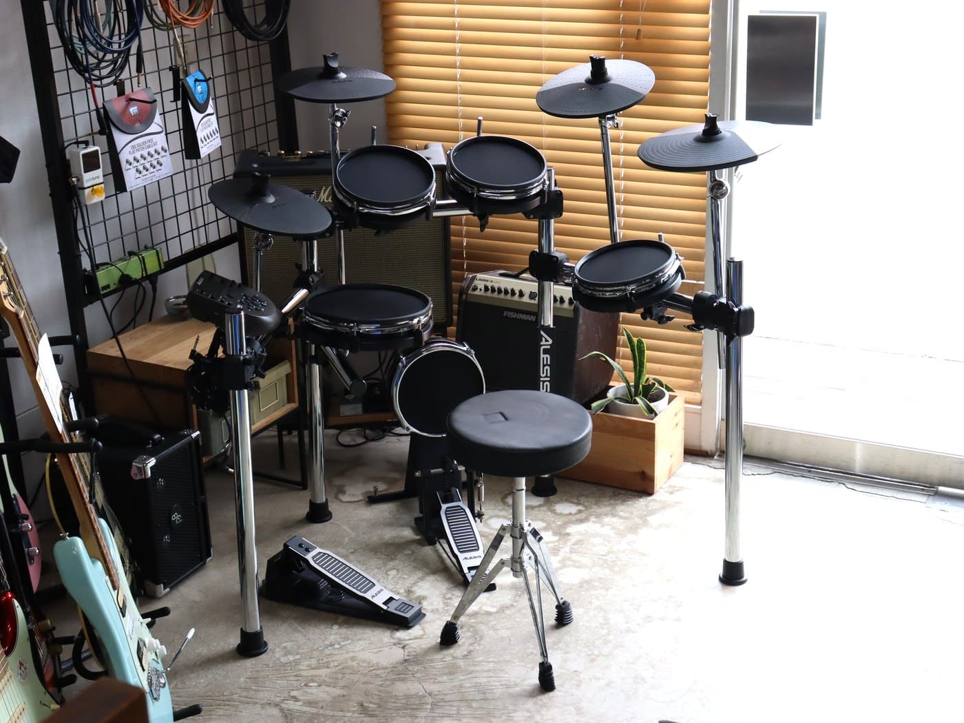【中古】ALESIS SURGE MESH KIT シンバル1枚追加 電子ドラムセット