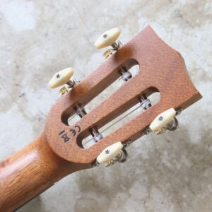 【中古・新品同様】MAHALO MM3E エレキウクレレ テナーサイズ オール単板 - 画像 (6)