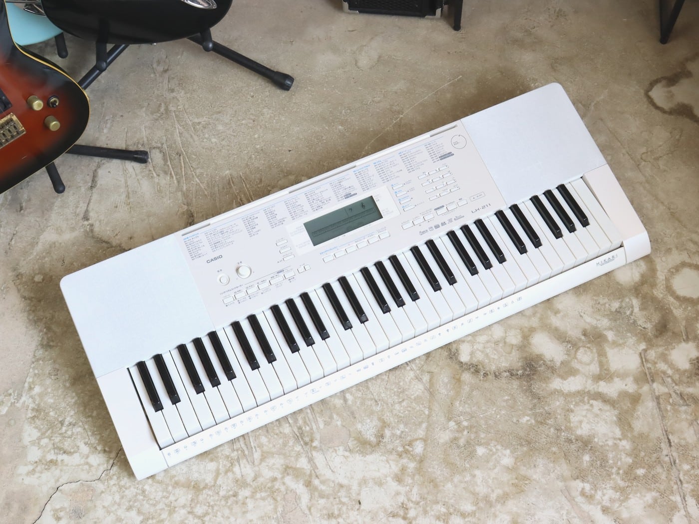 【中古】CASIO LK-211 光ナビゲーションキーボード 61標準鍵盤 - 画像 (2)