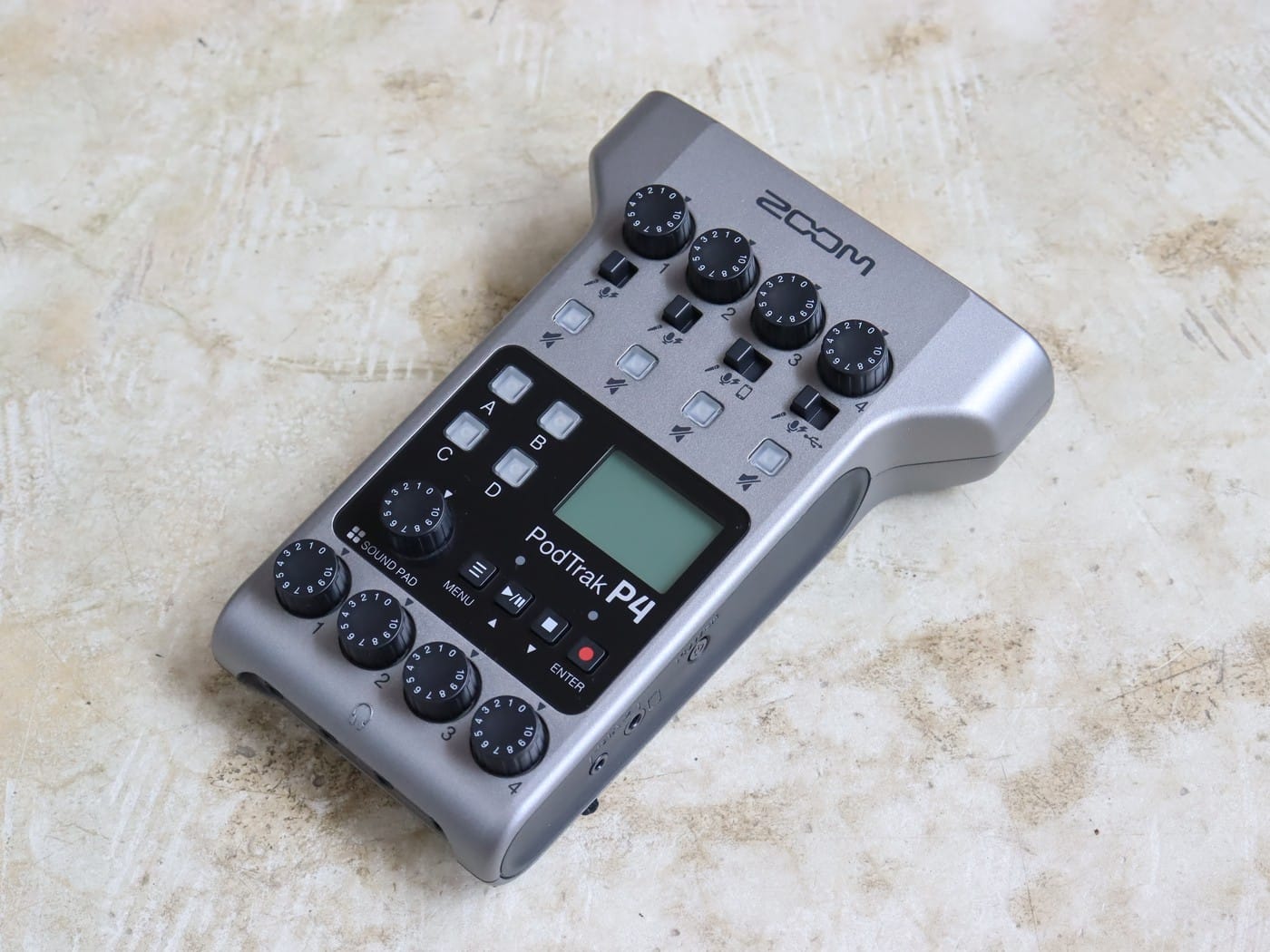 【中古】ZOOM PodTrak P4 ポッドキャストレコーダー - 画像 (2)