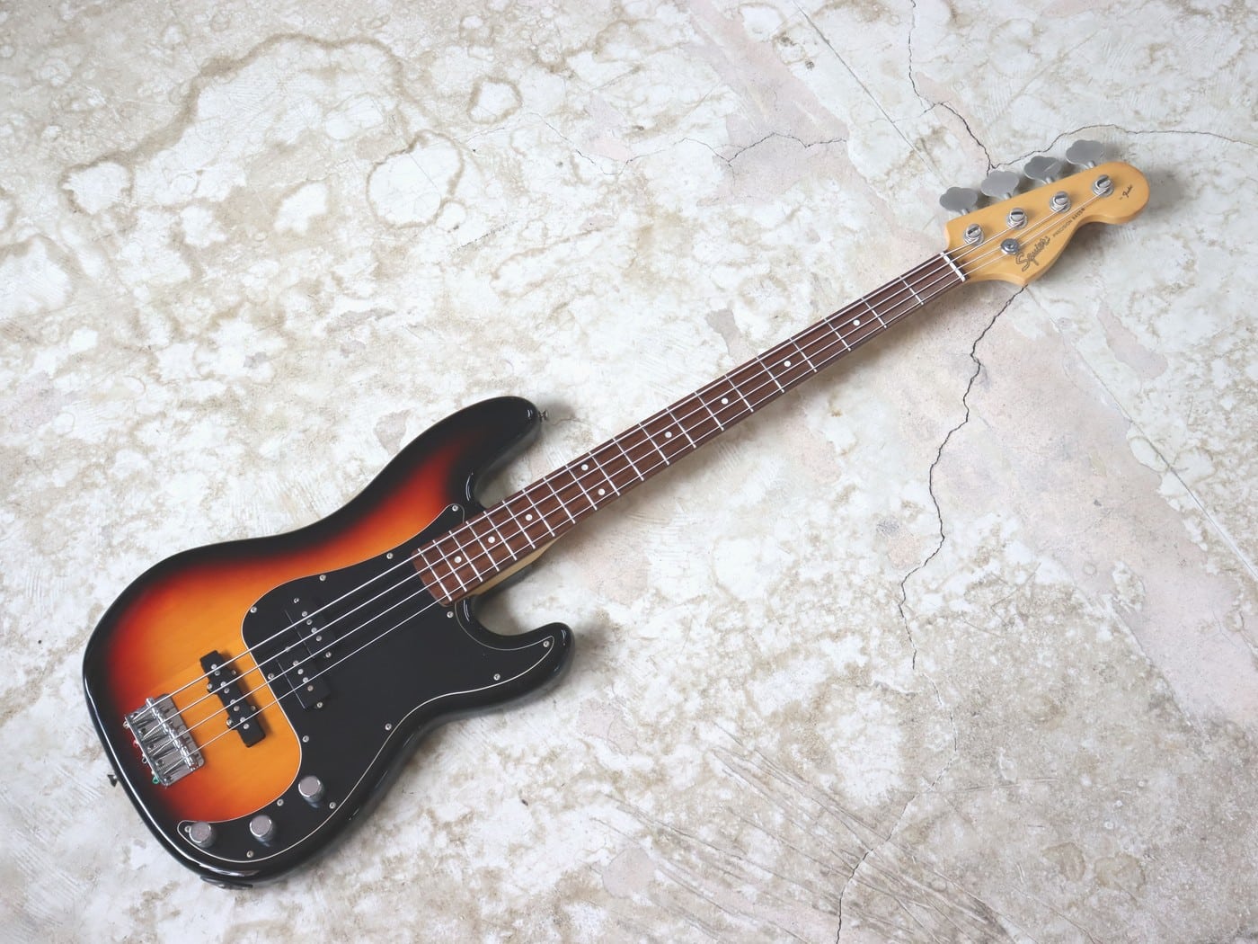 【中古】Squier Precision Bass Special エレキベース 3トーンサンバースト