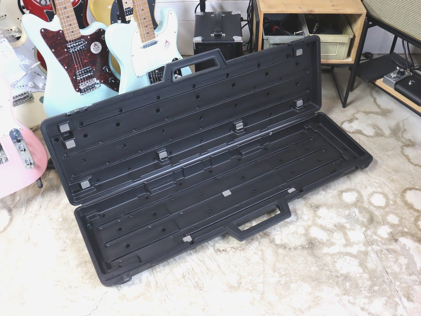 【中古】Roland キーボード用ハードケース 外寸:(W)約137cm、(D)約37cm、(H)約15cm - 画像 (3)