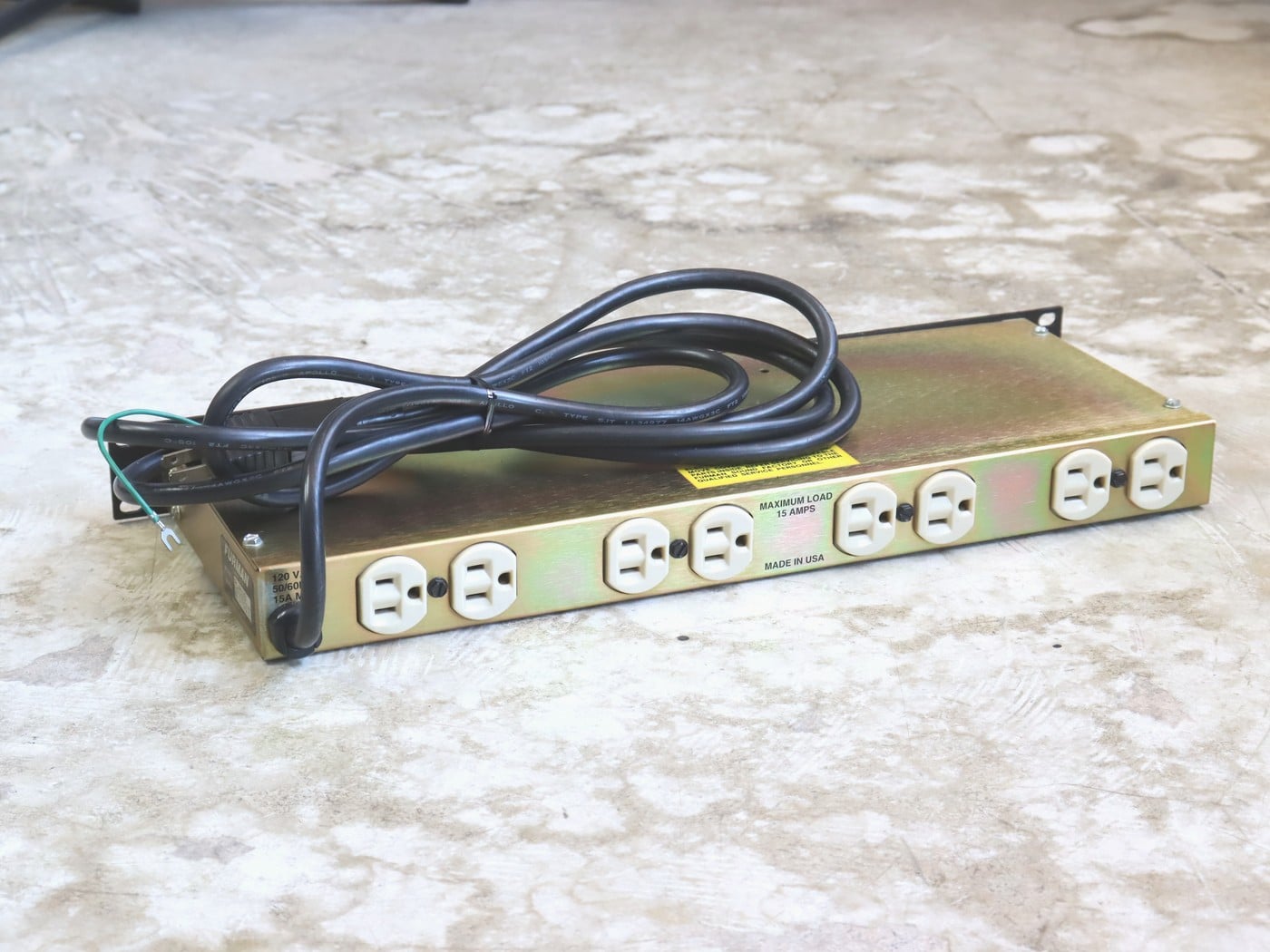 【中古】FURMAN PL-PLUS パワーディストリビューター 1Uサイズ - 画像 (2)