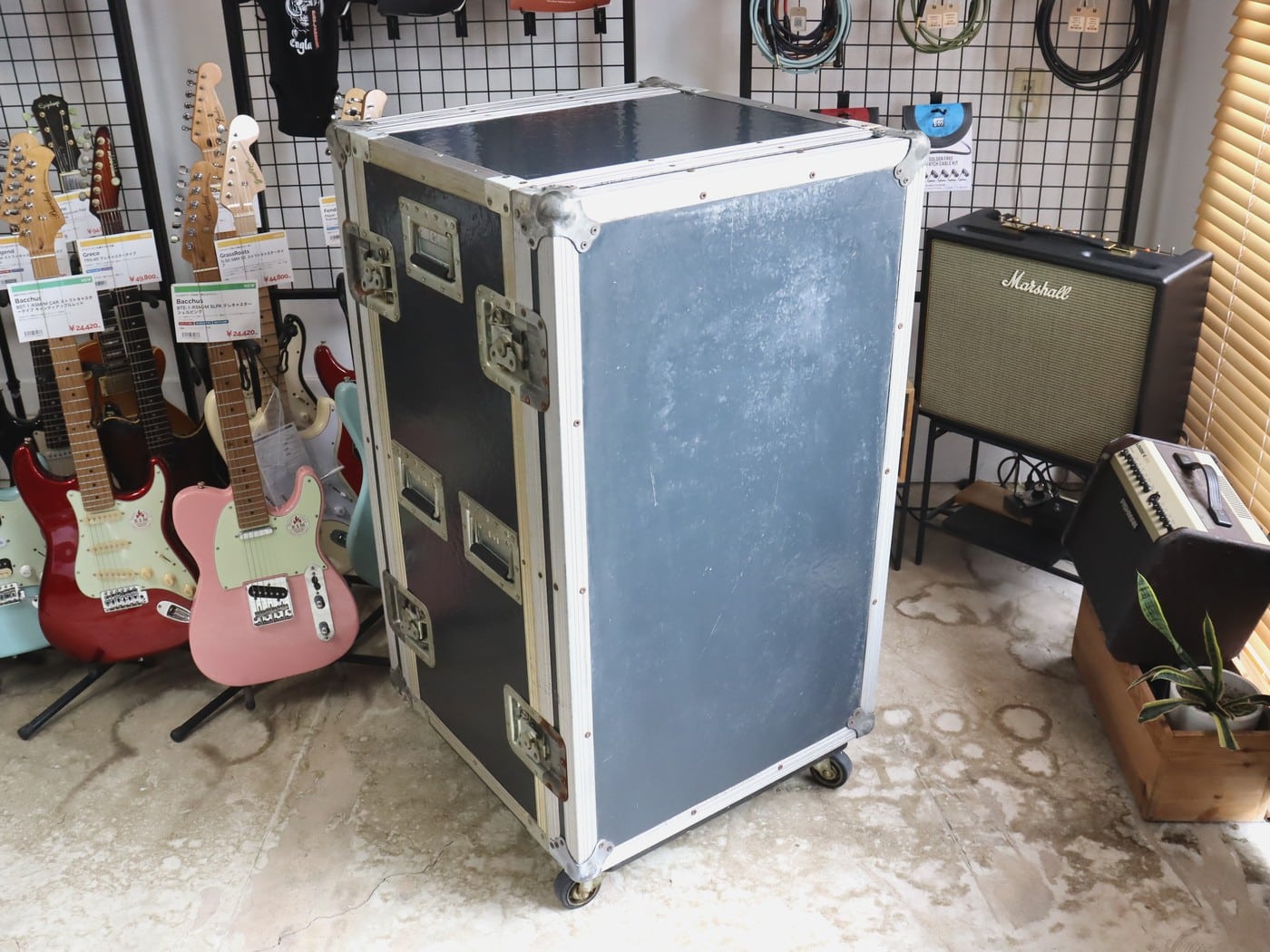 【中古・現状渡し】メーカー不明 SESSIONS・SIMMONS刻印 ショックマウントラックケース 20U #1 - 画像 (2)