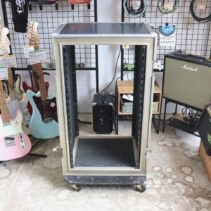 【中古・現状渡し】メーカー不明 SESSIONS・SIMMONS刻印 ショックマウントラックケース 20U #1 - 画像 (3)