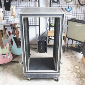 【中古・現状渡し】メーカー不明 SOUTHCO刻印 ショックマウントラックケース 20U #2 - 画像 (3)