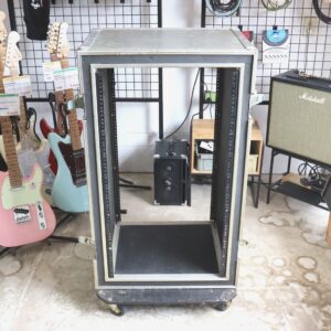 【中古・現状渡し】メーカー不明 SOUTHCO刻印 ショックマウントラックケース 20U #2 - 画像 (4)