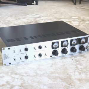 【中古】Behringer TUBE ULTRAGAIN T1953 マイクプリアンプ 2Uラックマウントサイズ