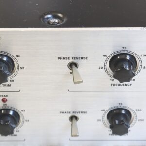 【中古】Behringer TUBE ULTRAGAIN T1953 マイクプリアンプ 2Uラックマウントサイズ - 画像 (5)