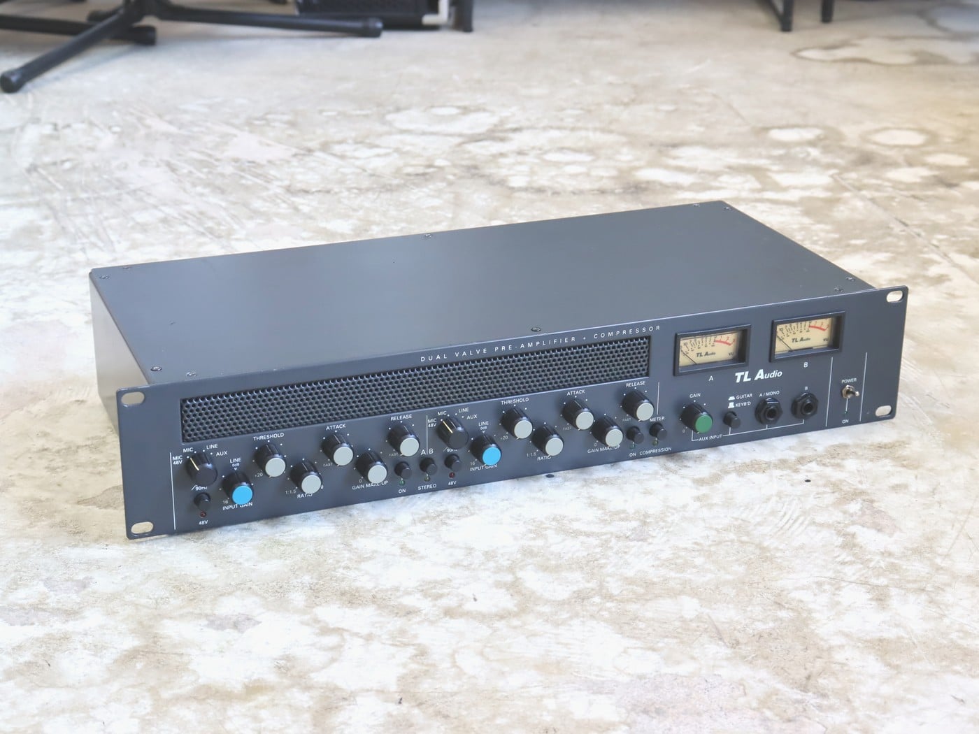 【中古】TL AUDIO C1 DUAL VALVE PRE AMPLIFIER COMPRESSER ラックマイクプリアンプ