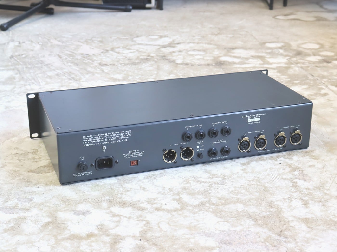 【中古】TL AUDIO C1 DUAL VALVE PRE AMPLIFIER COMPRESSER ラックマイクプリアンプ - 画像 (2)