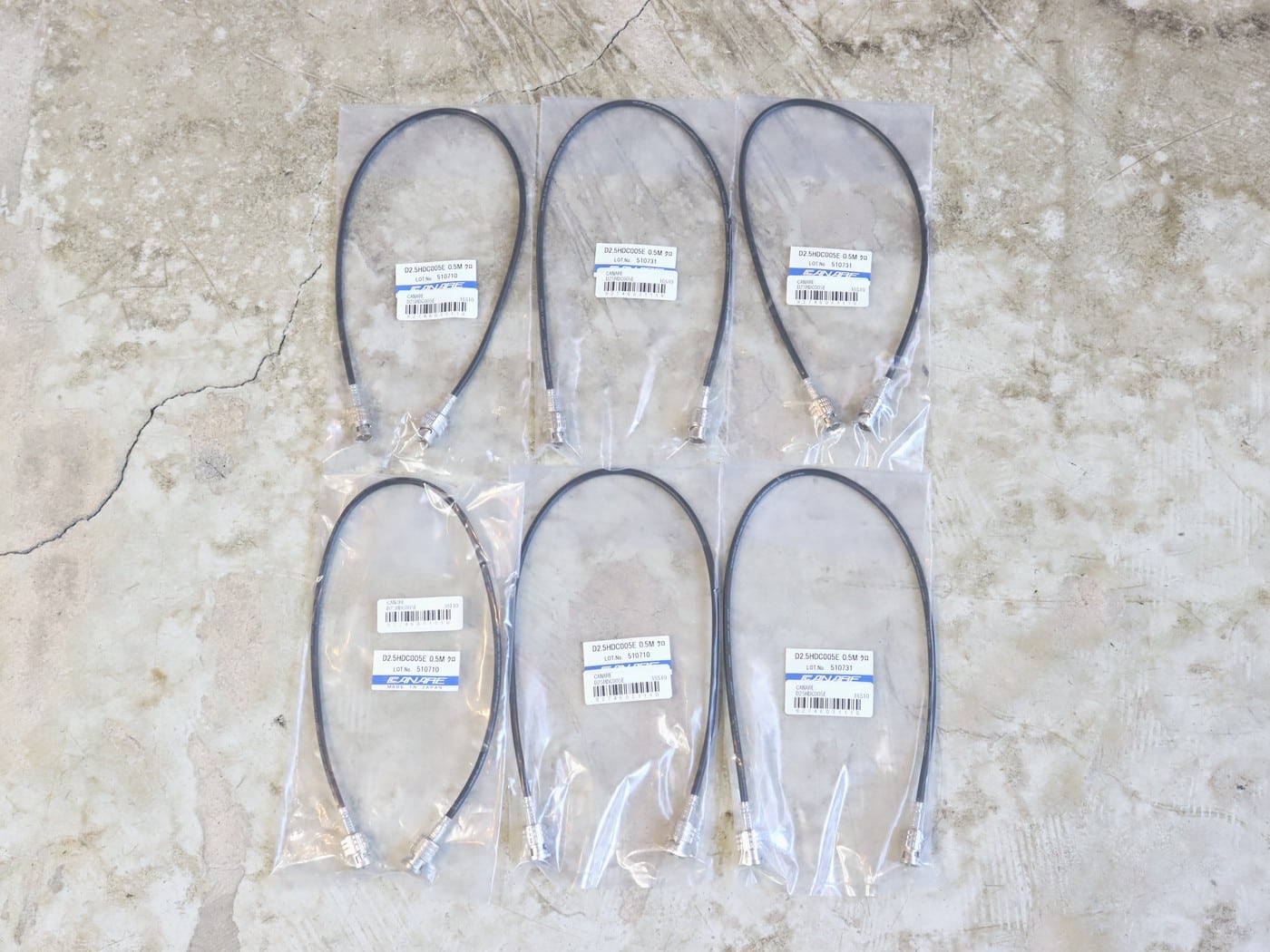 【中古・新品同様】CANARE D2.5HDC005E 0.5m BNCケーブル 6本セット