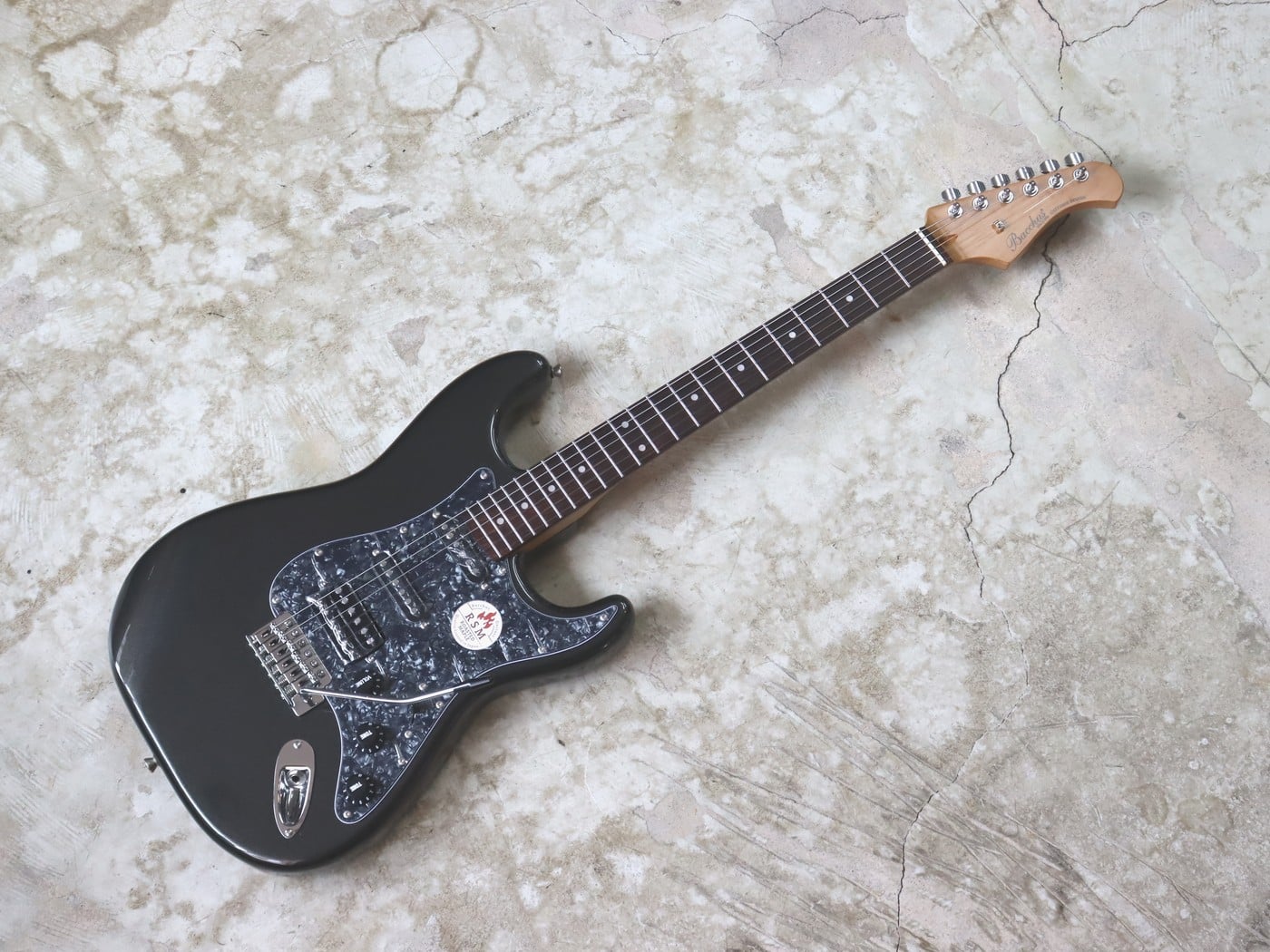【中古】Bacchus BST-2-RSM/R-BPPG Gun-M ストラトタイプ