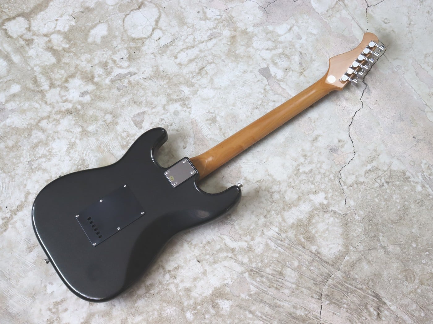 【中古】Bacchus BST-2-RSM/R-BPPG Gun-M ストラトタイプ - 画像 (3)
