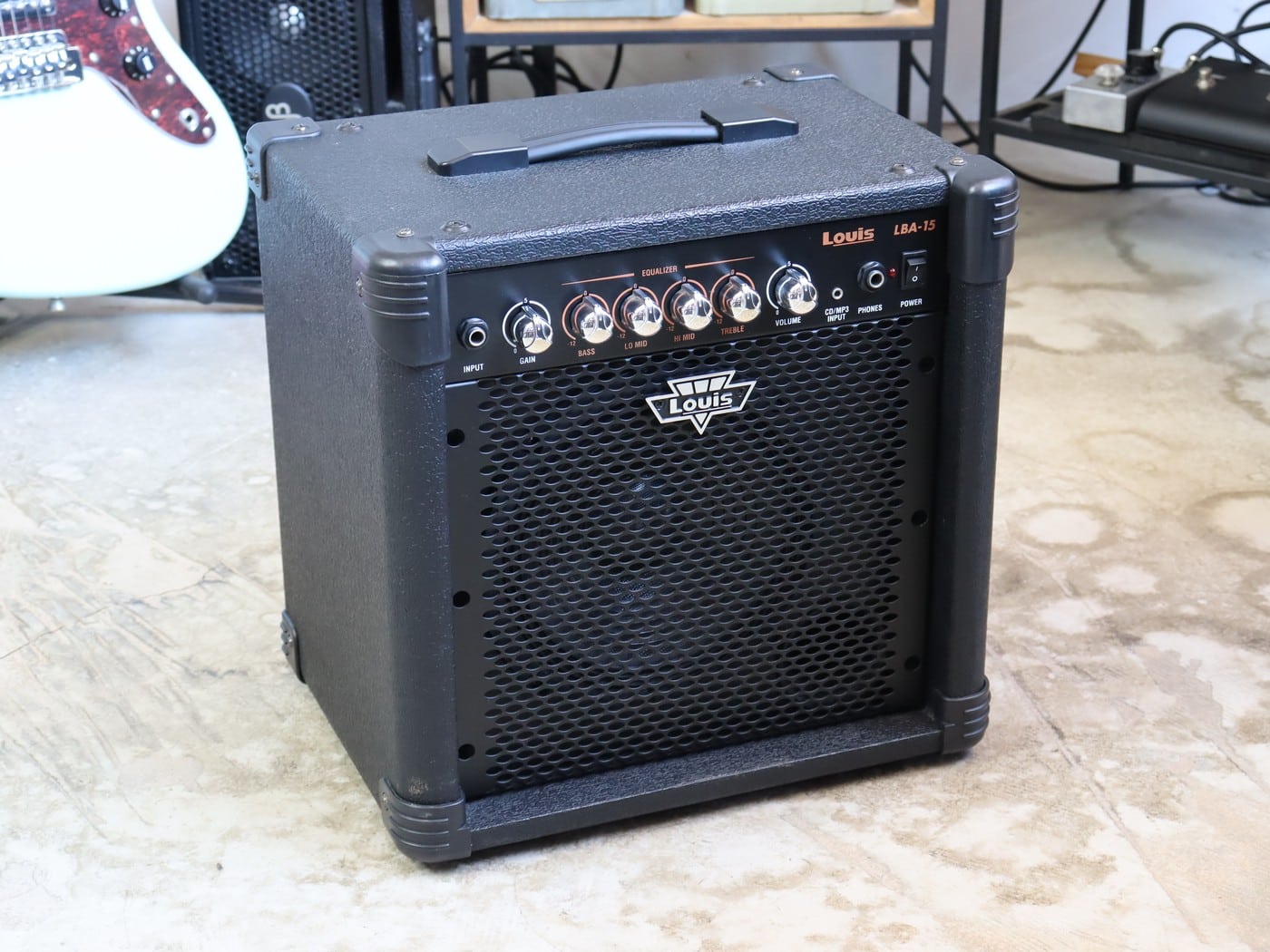 【中古】Louis LBA-15 ベースコンボアンプ